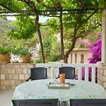 In With Sea View, Terrace, Air Conditioning, Wifi 5197-4 Apartman *