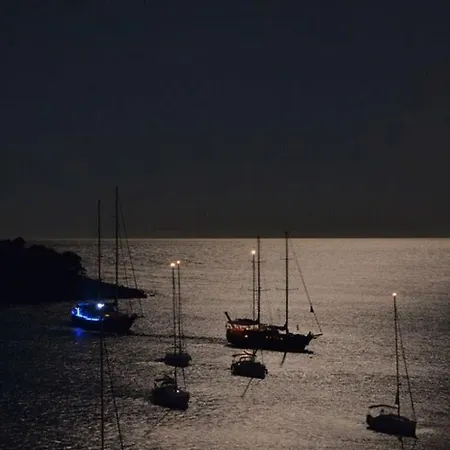 דירה In With Sea View, Terrace, Air Conditioning, Wifi 5197-4 *